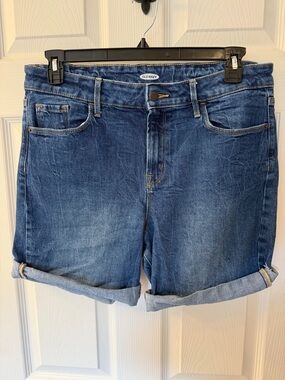 Old Navy Classic Roll-Cuff Relaxed Denim Shorts Size 14